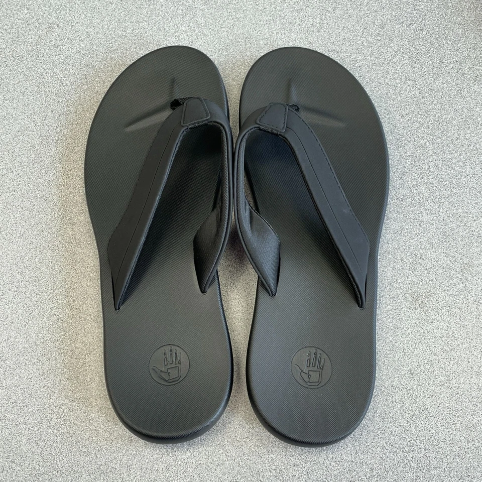 NWOB Body Glove Women's US 10 Flip Flops Thong  Black Sandals - Image 1 of 4