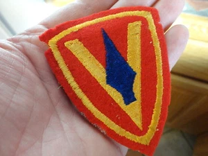 WWII USMC 5th Division Felt Patch / ESTATE SCRAPBOOK - Picture 1 of 4