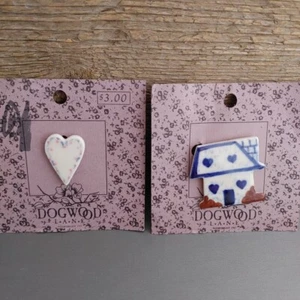Lot 2 Vintage Dogwood Lane Brooch Pin Heart House Ceramic Cottagecore On Cards - Picture 1 of 6