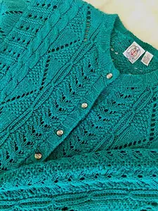 Neu mit Etikett wunderschöne Cape Isle Größe M - L handgestrickt aquamarin türkis grün nordische Strickjacke - Bild 1 von 5