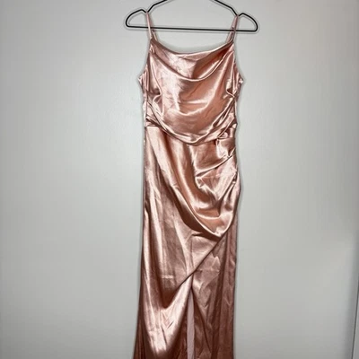 Vestido Lydia Gris Pájaro Brillante Satén Oro Rosa, Talla Pequeña, Maxi Vestido de Dama de Honor Foto 1 de 4
