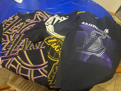 (3) Camisas XL de Los Angeles Lakers para hombre. UNK y Adidas Foto 1 de 4