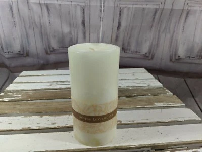 Iluminaciones Vela Perfumada Pilar Flor Blanca Marfil Aromaterapia 100 Horas Foto 1 de 4