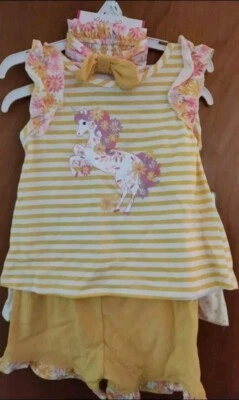 Conjunto de 4 Piezas Niñas 3 Camisetas y Par de Pantalones Cortos *Faltan Leggings* Unicornio Floral Foto 1 de 4