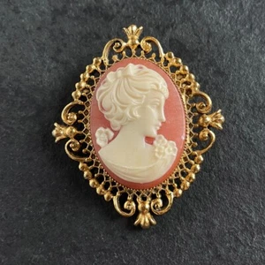 Vintage Avon Harz Kamee filigran goldfarbene Brosche massiv Parfüm Medaillon - Bild 1 von 7