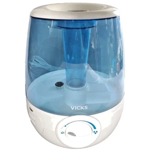 Vicks Filter Free Ultrasonic Cool Mist Humidifier V4600 1.2 Gal/4.5L - Picture 1 of 6