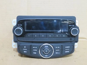 Unidad de cabeza estéreo de radio estéreo Vauxhall Corsa Life E 2015 13485176 - Imagen 1 de 5