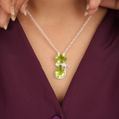 Beautiful Peridot Gemstone 925 Sterling Silver Jewelry Zircon Cat Pendant 1.16" - Image 1 of 4