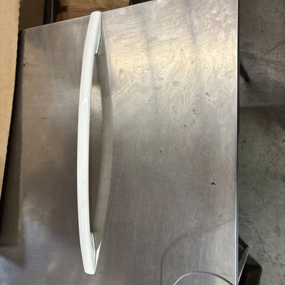 Manija de puerta de horno de pared Electrolux. 316203003 Foto 1 de 2