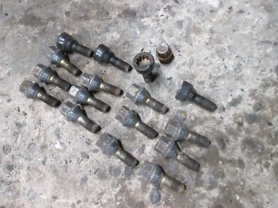 BMW MINI R50 2003 1,6 Cooper juego completo 16 pernos de rueda de aleación llave de bloqueo inc Foto 1 de 2