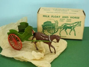 GRAN Bretaña 1933 en caja Nº45F MODELO DE PLOMO CASA GRANJA SERIE LECHE FLOTADOR Y CABALLO - Imagen 1 de 12