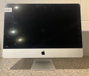 iMac 21" 2017 2,3 GHz i5; 8 GB; 256 GB - mit neues original LCD Bildschirm - Afbeelding 1 van 13