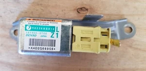 Subaru Legacy IV SRS SENSOR LEFT REAR 98236AG010 X25H - Imagen 1 de 2