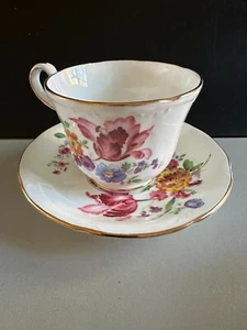 Aynsley Bone China England - Cup & Saucer - Floral Design - Picture 1 of 3