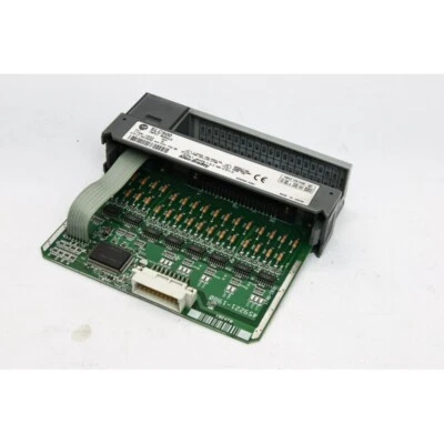 Allen-Bradley 1746-IB32 Ser. D SLC500 Input Module (B52) - Photo 1/3