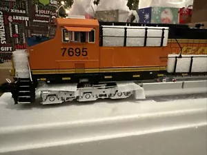 Lionel 6-82205 O BNSF "Golden Swoosh" Legacy ES44AC Diesellok #7695 NEU - Bild 1 von 11