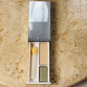 Clinique Colour Surge Lidschatten Duo Sparkling Sage French Vanilla 0,07 Oz. - Bild 1 von 4