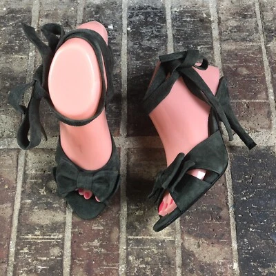 Sandalias Nicole Miller Mujer Verde Oliva Salvia Gamuza Lazo Envolvente al Tobillo Tacón Talla 6.5 Foto 1 de 4