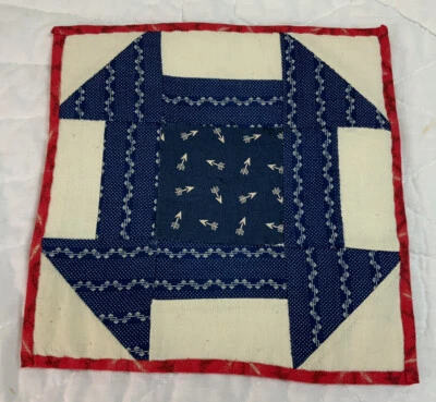 Edredón de retazos vintage, tablero batidor, calicos florales tempranos, azul marino Foto 1 de 4