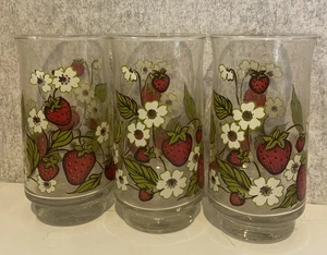 Vintage Strawberry Blossom Lot Of 3 Anchor Hocking Triguba Drinking Glasses Mcm - Picture 1 of 2