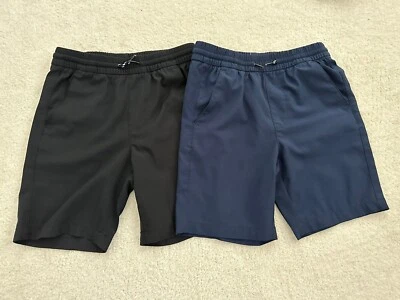 Bermuda atlética Gap Kids menino azul marinho preta com cordão bolsos de secagem rápida média 8 nova com etiquetas - Imagem 1 de 4