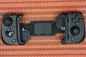 Razer Kishi GAMEVICE ' RZ06 0336 ' Gaming Controller Android IPhone Smartphone - Picture 1 of 13