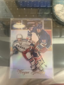Wayne Gretzky 1999 Topps Gold Label Card No. 4