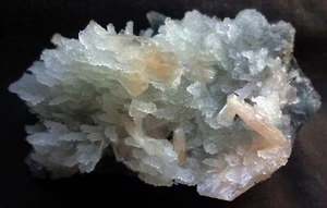 IMPRESIONANTE SANGRADO DE ESTILBITA EN ESTALACTITA CORAL CALSEDONIA FORMACIÓN MATRIZ MINERAL - Imagen 1 de 4