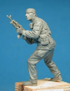 Tank Model TN-35174 1/35 Private of Volunteers Division of Novorussia - Picture 1 of 4