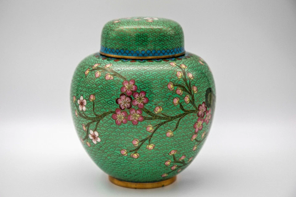 Antigua urna/potiche cubierta olla anillo latón chino superior.   Foto 1 de 3