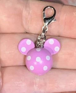 Purple DISNEY Polka Dotted Mickey Mouse Charm Zipper Pull & Keychain Add On Clip - Bild 1 von 14