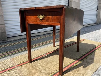 A Antique Pennsylvania Walnut Chippendale Drop leaf Pembroke Table, ca. 1770’s - Image 1 of 4
