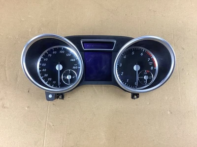 2013-2015 Mercedes  GL450 Instrument Speedometer Cluster 121K  A1669003106 OEM - Imagem 1 de 4