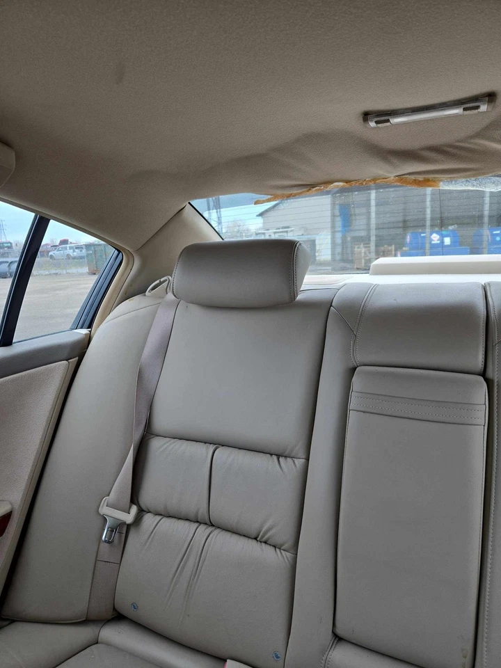 Headrest NISSAN MAXIMA Right 04 05 06 07 - Image 1 of 1