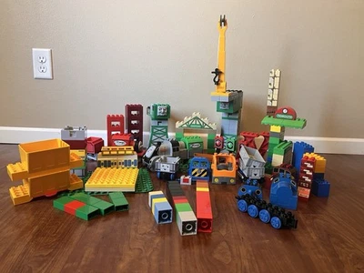 LEGO DUPLO Sets 3301, 5552,  Cargo-Loading Cranky Set. Thomas & Friends Lot - Image 1 of 4