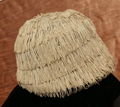 antiguo sombrero cloche años 20 flapper rugiente años 20 champán/beige LA CASA BLANCA  Foto 1 de 4