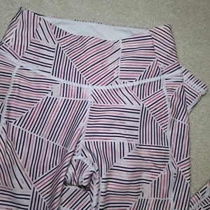Calia Capri Pocketed Legging Abstract Pink/Purple Stripes - Picture 1 of 6