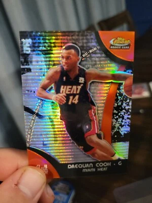 Tarjeta de novato 2007-08 Topps Finest Refractor RC Daequan Cook #96 Foto 1 de 4