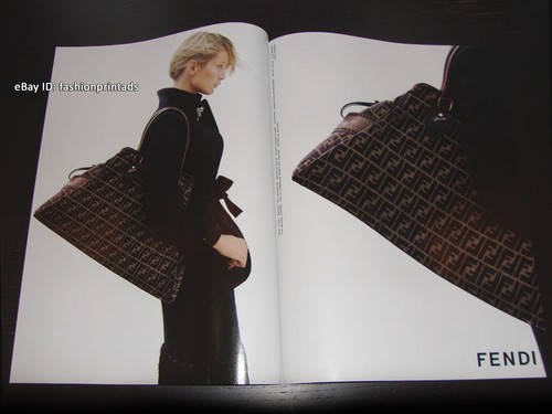 FENDI 2 pagine STAMPA ANNUNCIO autunno 2005 CAROLYN MURPHY trasporto ZUCCA BAG Lagerfeld