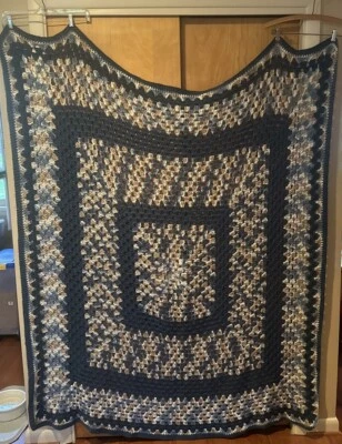 "Manta/tiro vintage afgana crochet suave multi azul/bronceado 72"" X 55"" cómoda hecha a mano" Foto 1 de 3