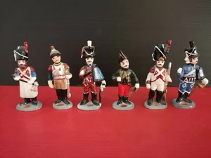 Lote 6 antiguos soldaditos soldados porcelana cerámica años 60-70 - Foto 1 di 8