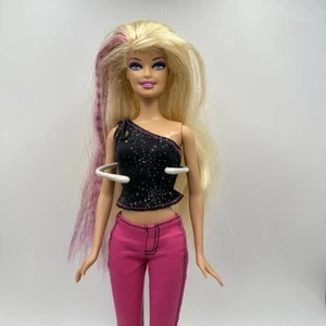 Barbie Diseñable Extensiones de Cabello Muñeca Ropa Original Conjunto Y Zapatos 2011 - Imagen 1 de 7