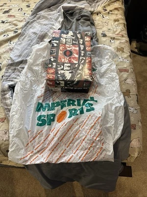 Air Jordan 1 Men's Size 11 Retro Bred 1994 Sneakers 130207 061 Nike  - Image 1 of 4