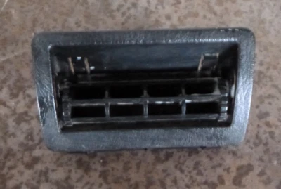 Toyota Camry 10 series 92-97 Right Lower Dashboard Air Vent - image 1 of 3