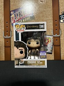 Funko Pop! Vinyl: The Lord of the Rings - Frodo with the Ring - San Diego Comic
