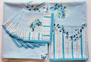 Mantel Redondo 70" Impreso, Redondo-1 pieza +39" Superposición Cuadrada + Juego de 6 Servilletas - Azul - Imagen 1 de 1