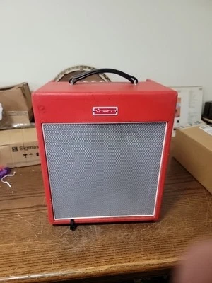 VHT AV-RL-25B Redline 25 Watt Bass Guitar Combo Amplifier, 10" Speaker - Image 1 of 4