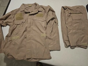 Traje de vuelo de aviación del ejército 2 piezas bronceado del desierto clase 2 ADCU IABDU - Imagen 1 de 9