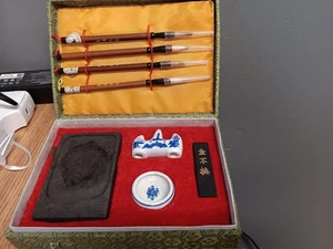 Set calligrafia cinese vintage scatola seta broccato originale asiatica - Foto 1 di 4