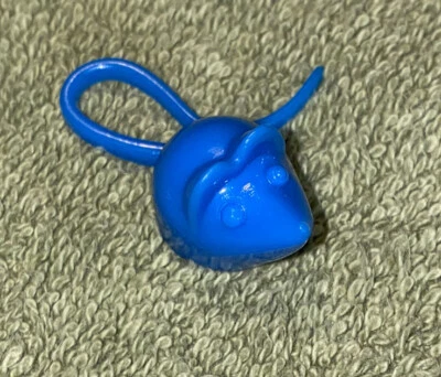 Milton Bradley 鼠标陷阱替换件蓝色鼠标令牌 1986 — 第 1/4 张图片